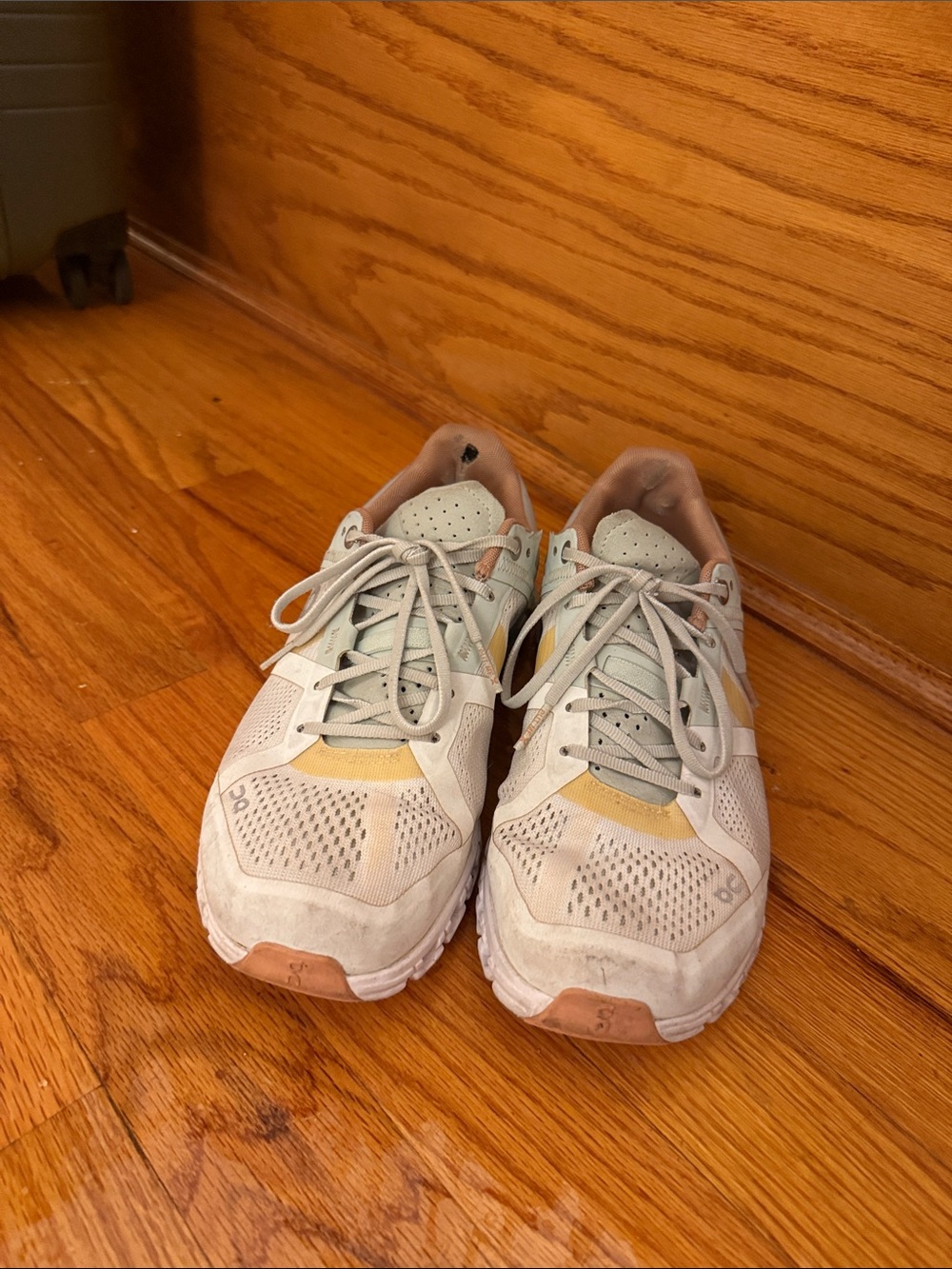 On Cloud Running Shoes Size 7
